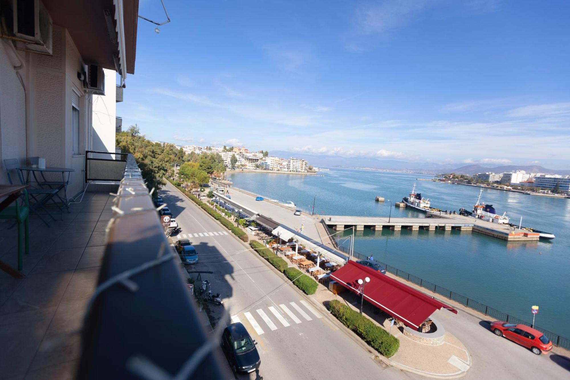 Debbie'S Διαμέρισμα Δίπλα Στο Νερό ! Chalkís Exterior foto