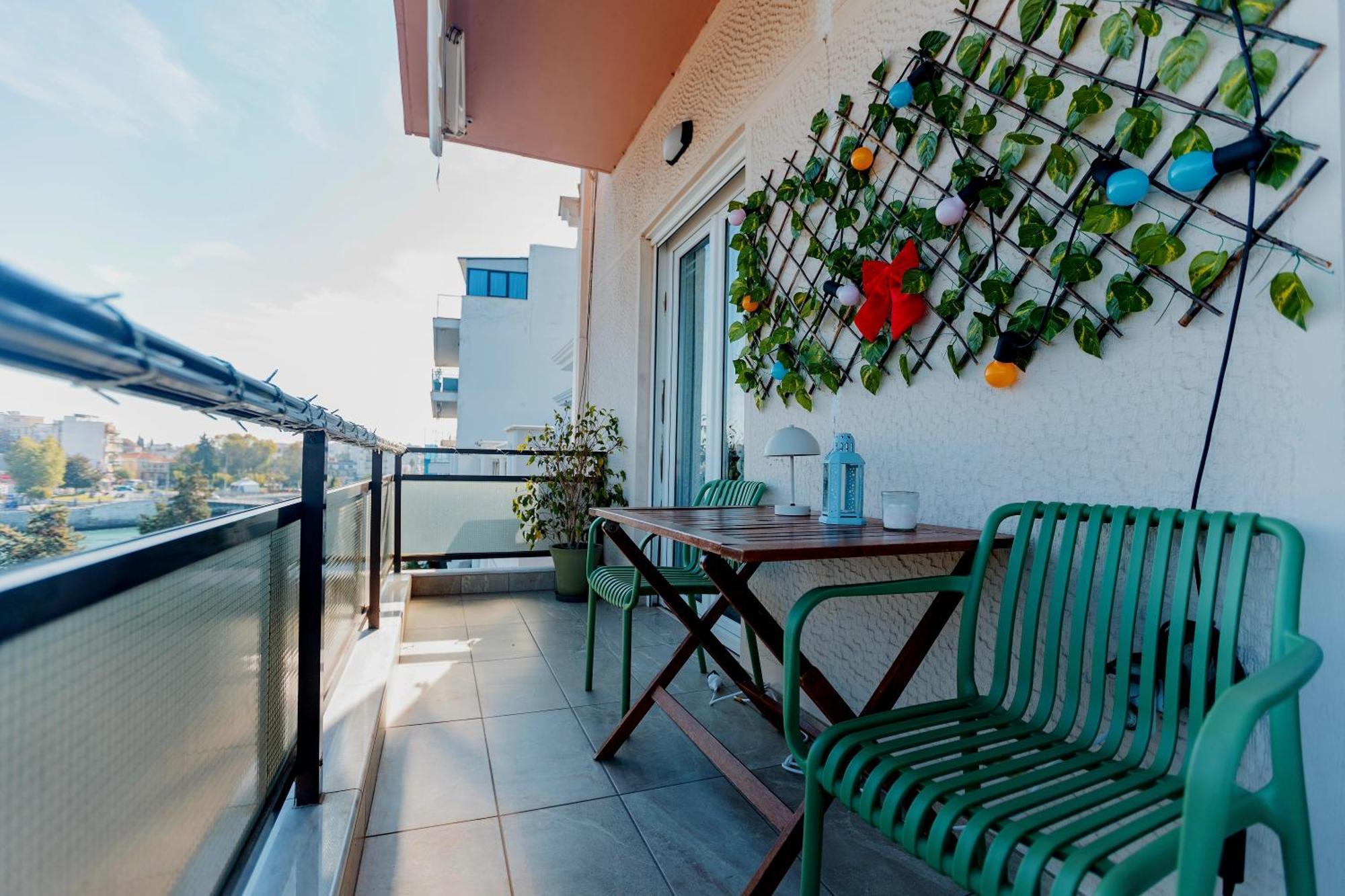Debbie'S Διαμέρισμα Δίπλα Στο Νερό ! Chalkís Exterior foto